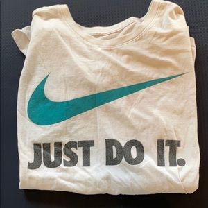 Nike T-shirt
